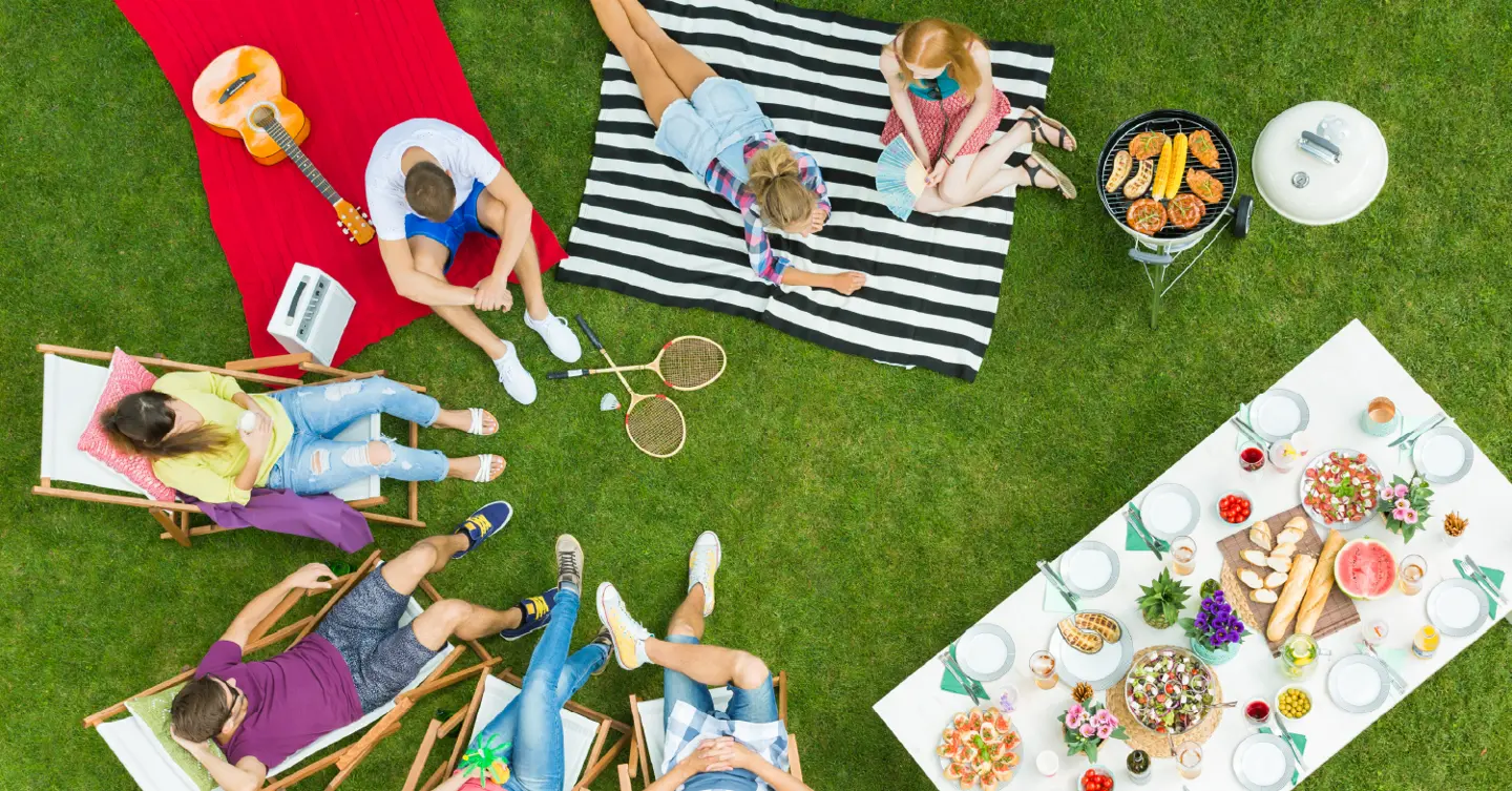Artificial grass in urban gardens – small space, big impact