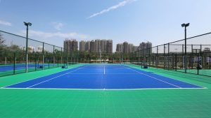 Double layer court